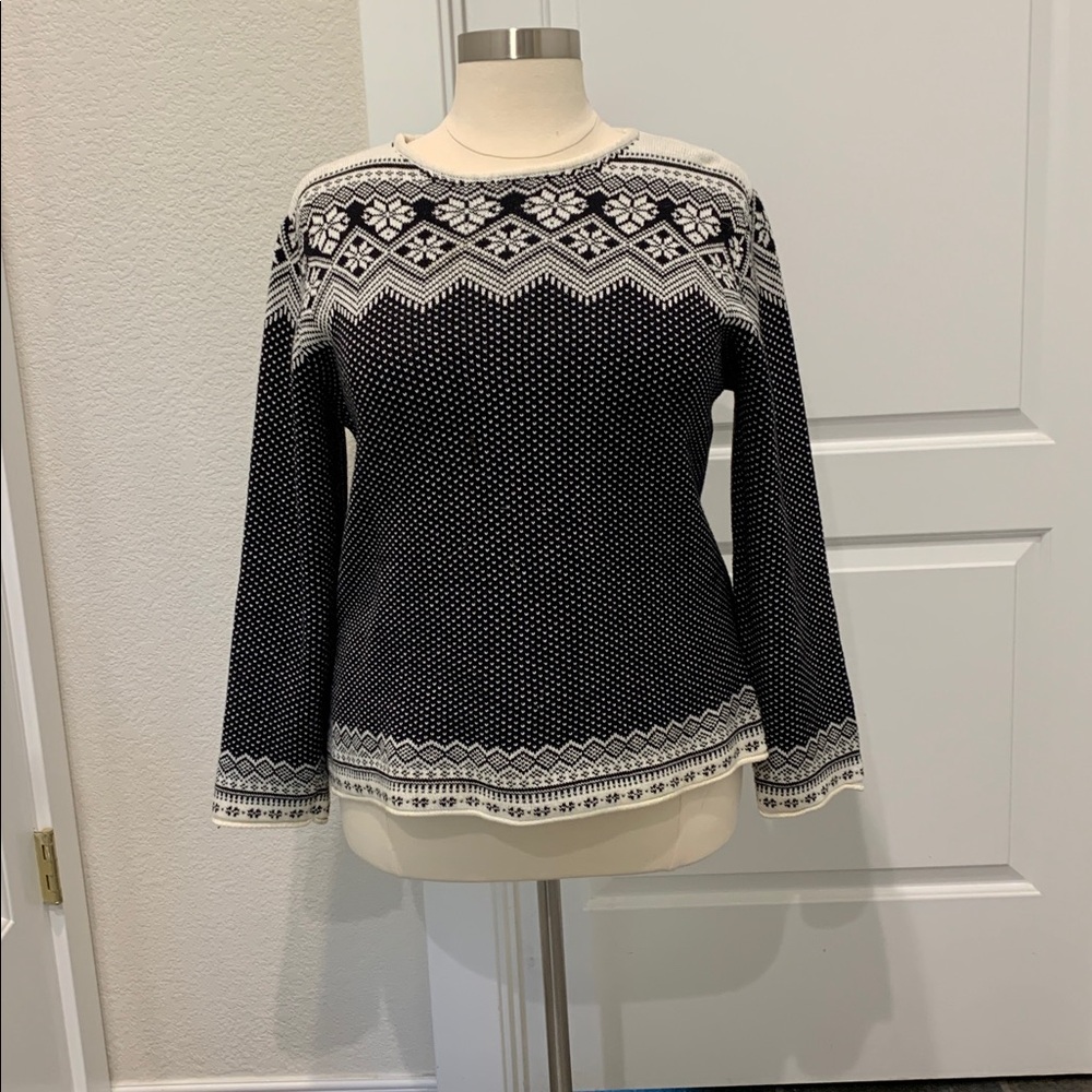 NorthStyle Monochrome Knit Sweater